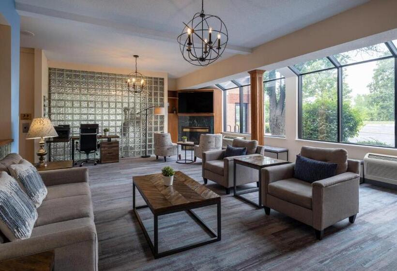 فندق Days Inn & Suites By Wyndham Madison