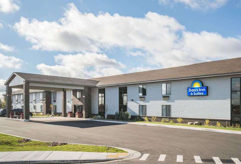هتل Days Inn & Suites By Wyndham Wausau