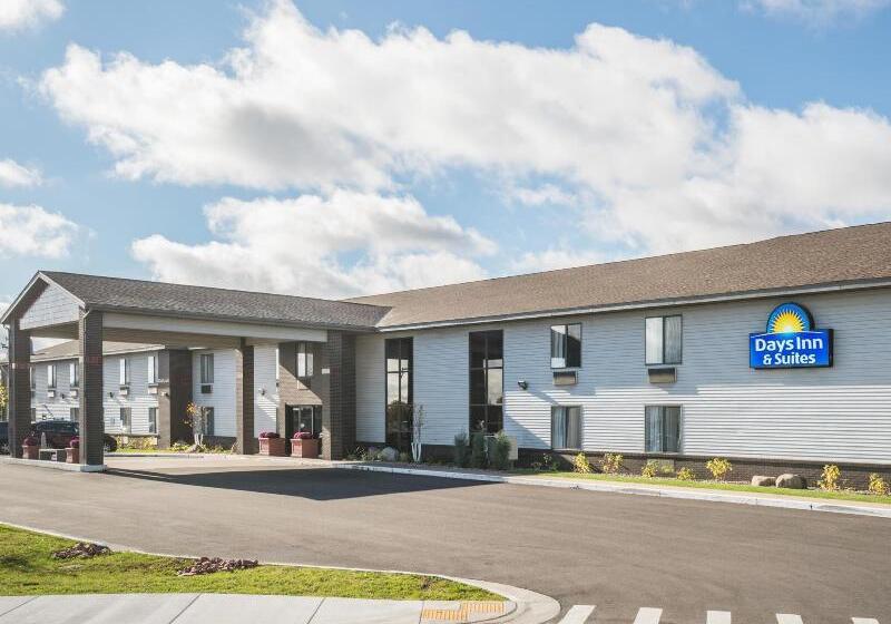 فندق Days Inn & Suites By Wyndham Wausau