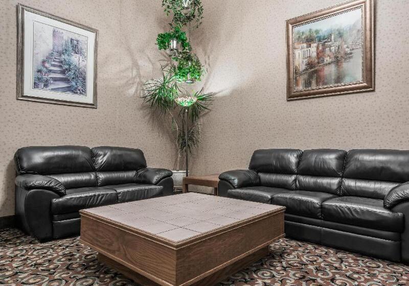 فندق Days Inn & Suites By Wyndham Wausau