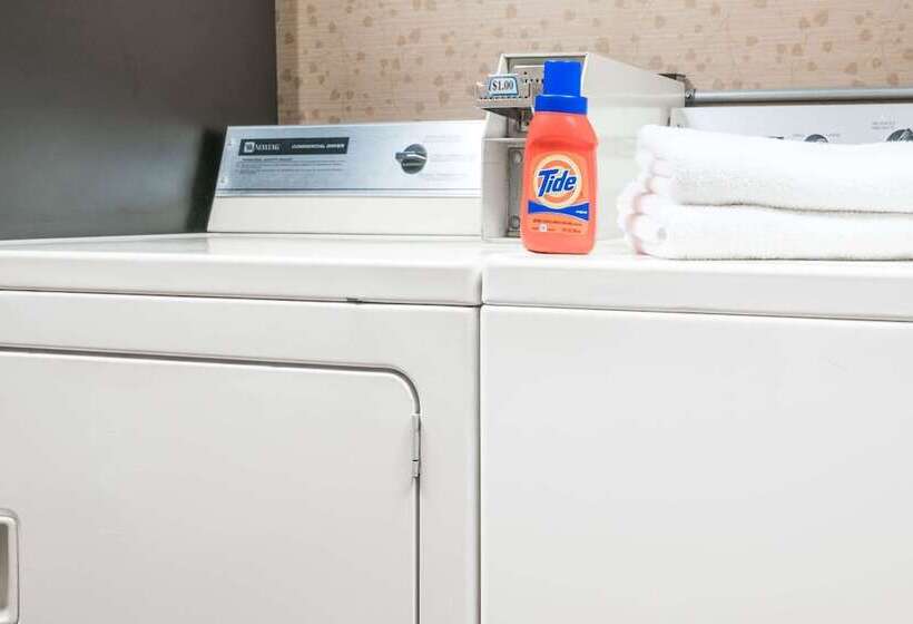 فندق Days Inn & Suites By Wyndham Wausau