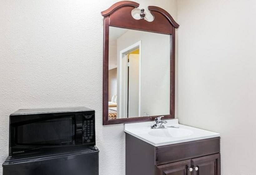 فندق Deluxe Inn Denton