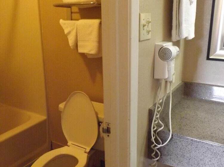 בית מלון כפרי Executive Inn Kilgore