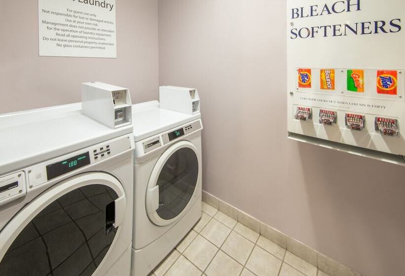 فندق Holiday Inn Express Cleveland Airport   Brook Park, An Ihg