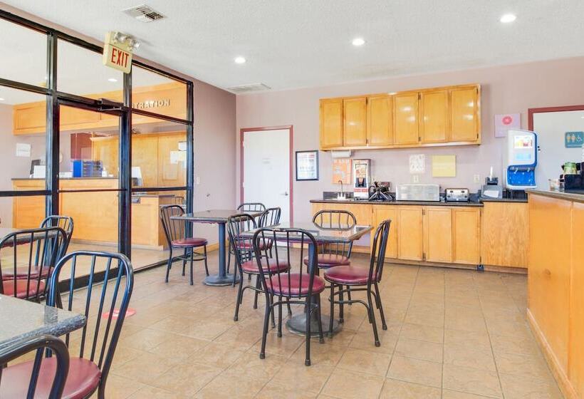 Отель Ingleside  361 By Magnuson Worldwide