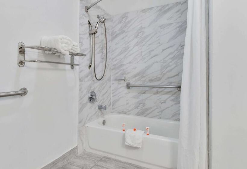 Отель Ingleside  361 By Magnuson Worldwide