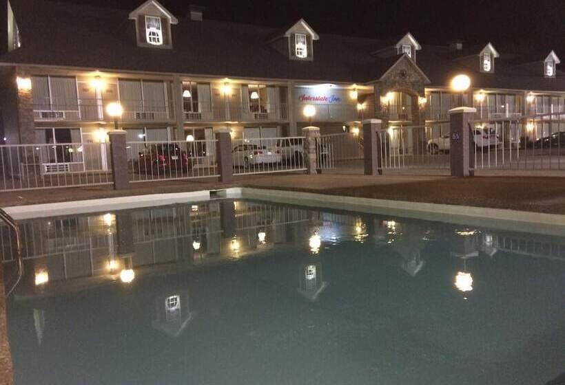 호텔 Interstate Inn