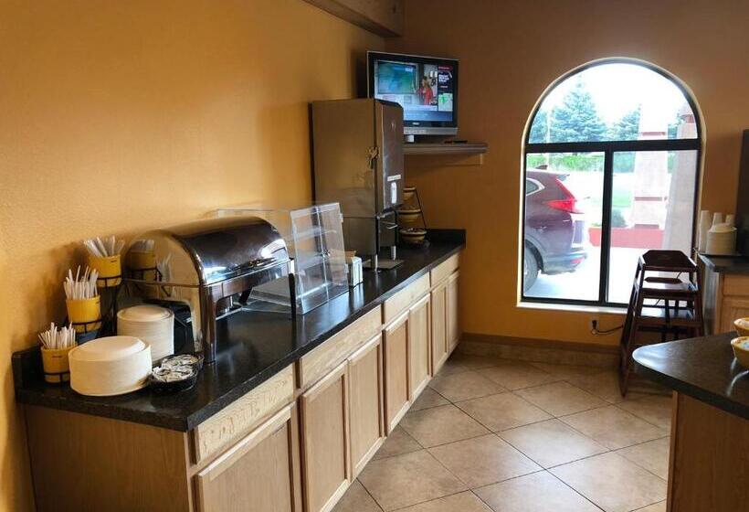 فندق Kings Inn Cody