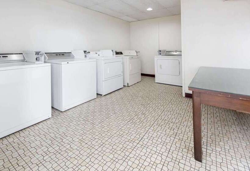 فندق Knights Inn Longview