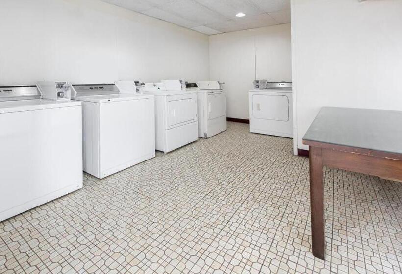 فندق Knights Inn Longview