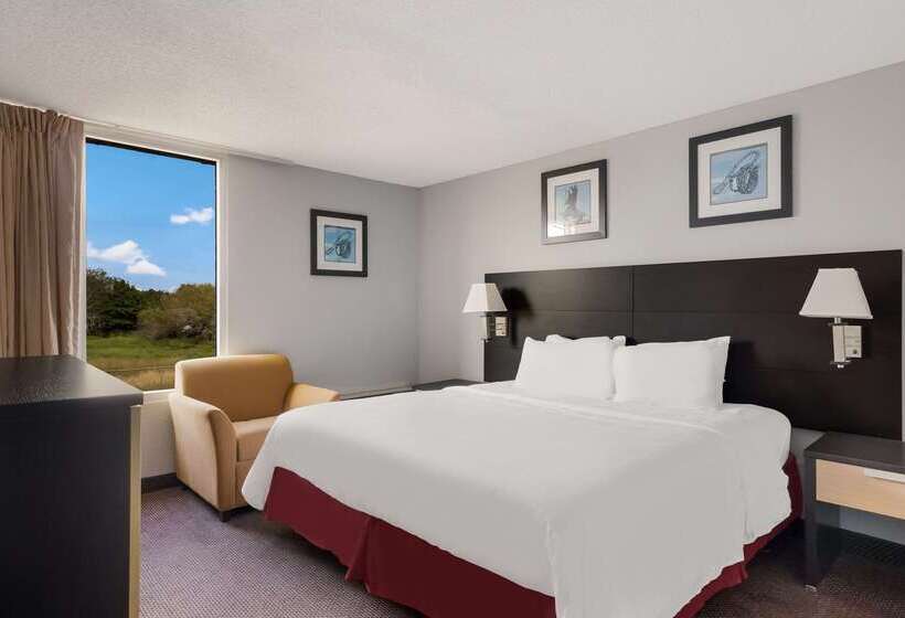 Отель Quality Inn