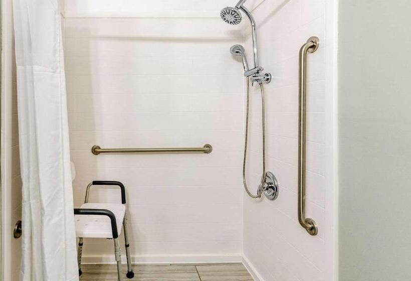 فندق Quality Inn