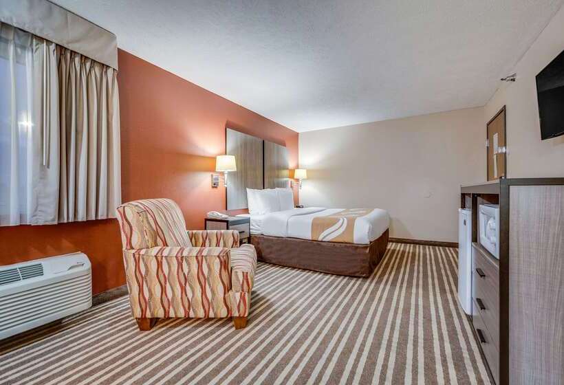 Отель Quality Inn