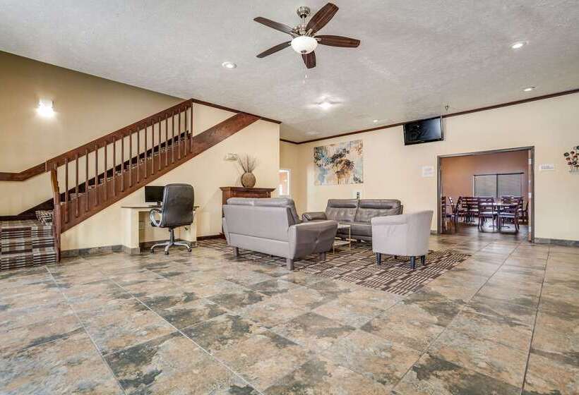 Отель Quality Inn