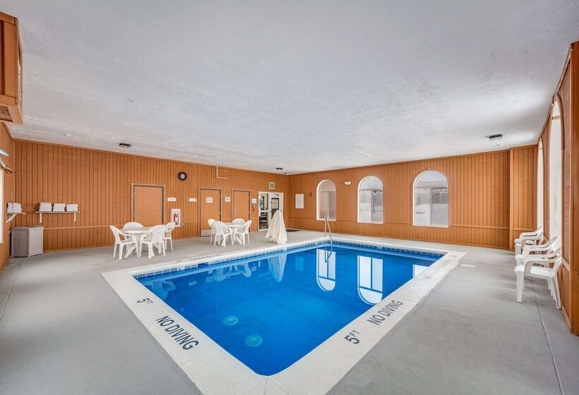 Отель Quality Inn