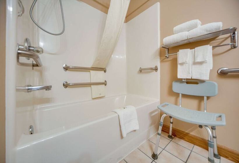 Отель Quality Inn