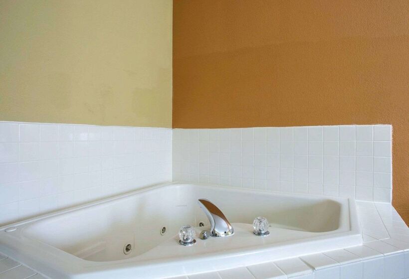 فندق Quality Inn