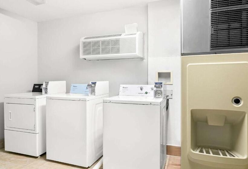 فندق Quality Inn Merrimack  Nashua