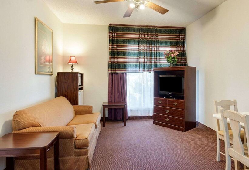 فندق Quality Inn