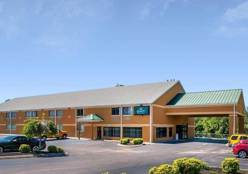 فندق Econo Lodge Inn & Suites