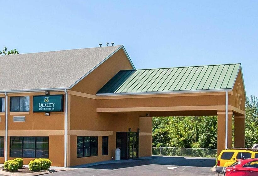בית מלון כפרי Econo Lodge Inn & Suites