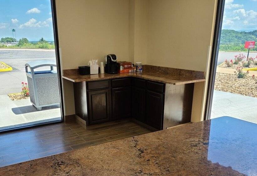 فندق Red Roof Inn Staunton