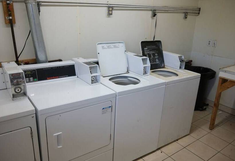 فندق Red Roof Inn Staunton