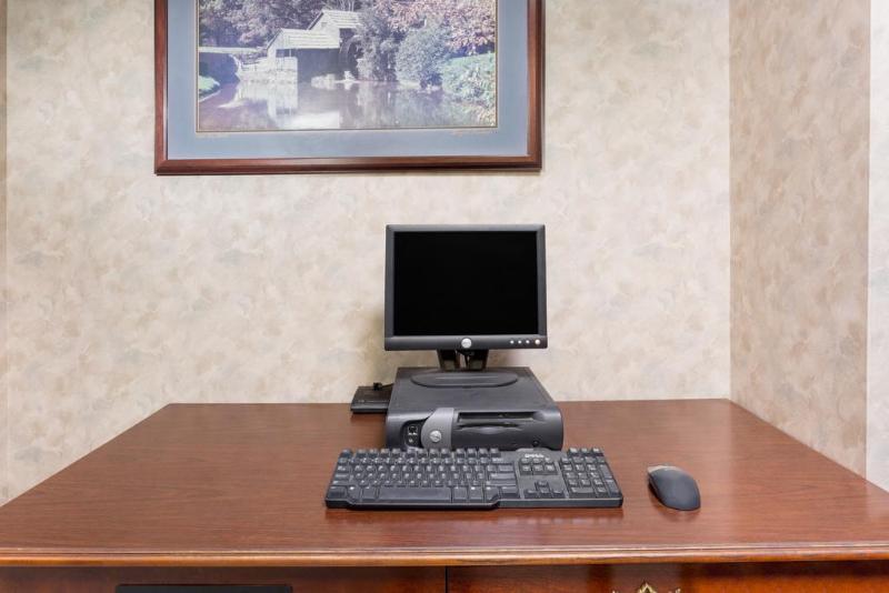 فندق Red Roof Inn Staunton