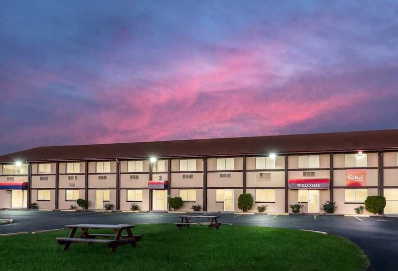فندق Red Roof Inn & Suites Wapakoneta
