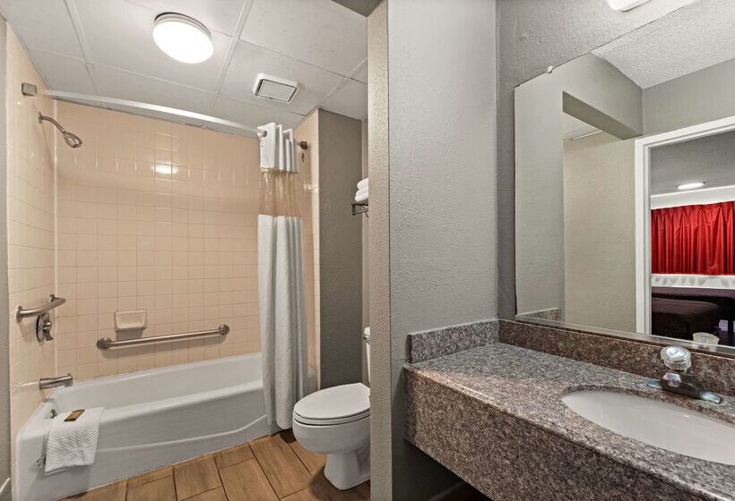 فندق Rodeway Inn