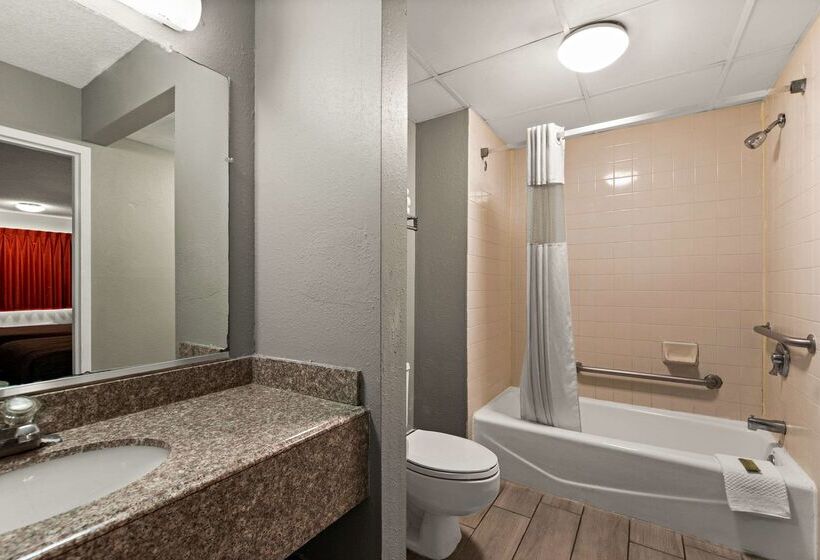 فندق Rodeway Inn