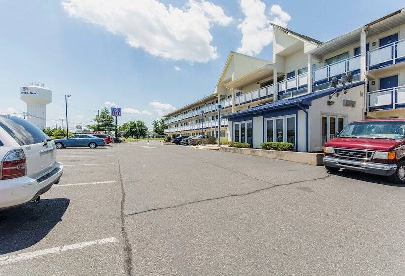 فندق Rodeway Inn