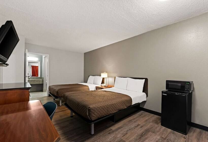 فندق Rodeway Inn