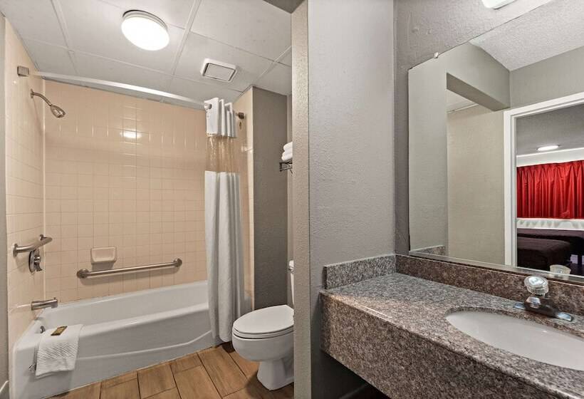 فندق Rodeway Inn