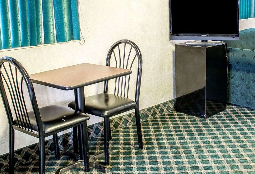 호텔 Rodeway Inn Moosic  Scranton