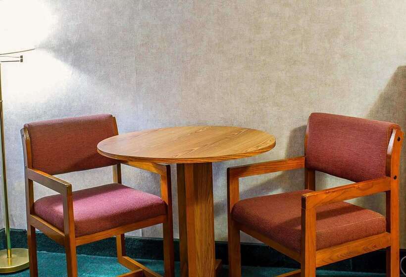 هتل Rodeway Inn Moosic Scranton