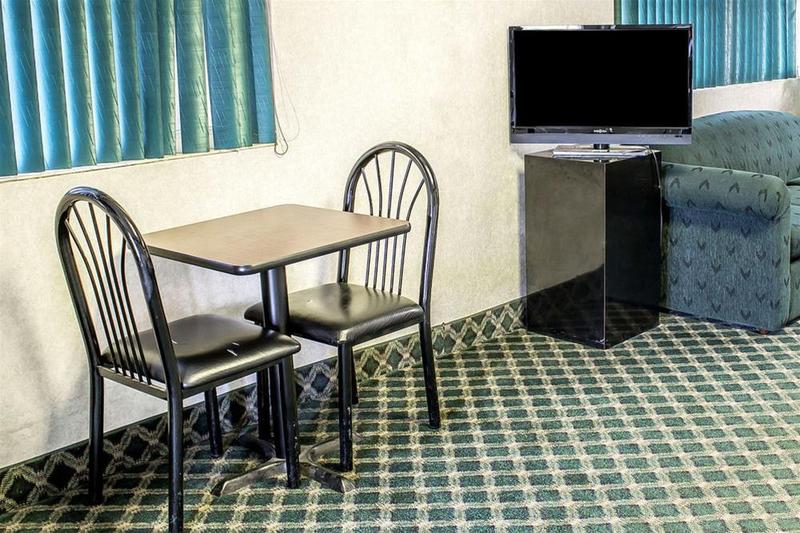 호텔 Rodeway Inn Moosic  Scranton