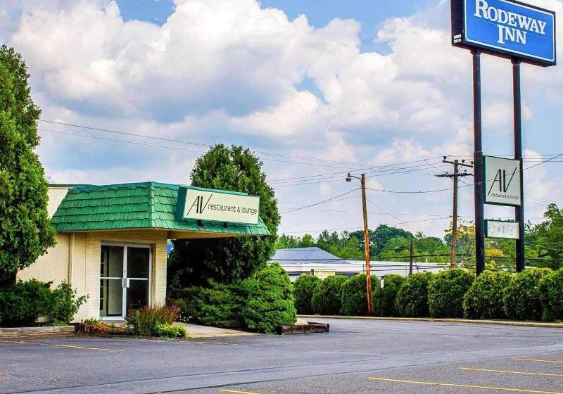호텔 Rodeway Inn Moosic  Scranton