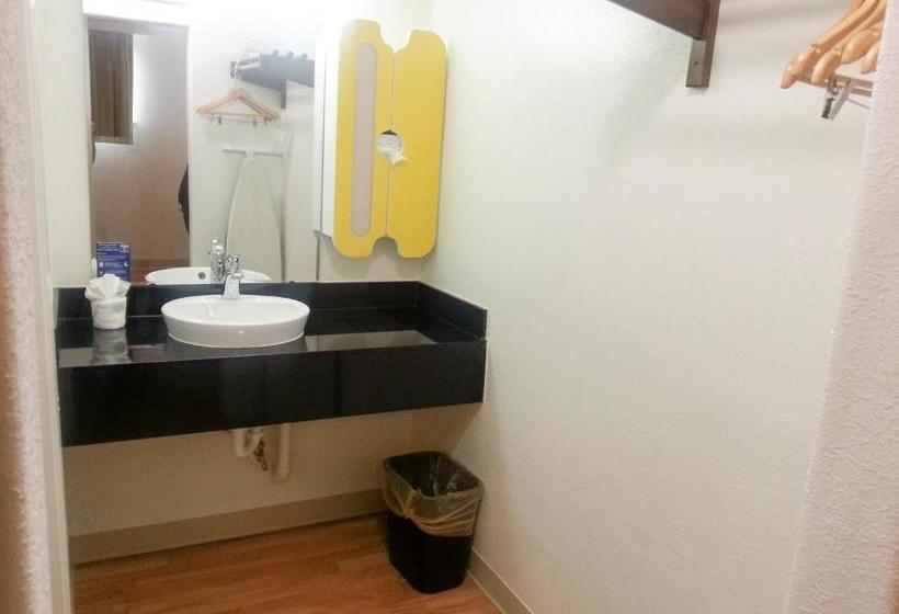 ホテル Studio 6 Del Rio