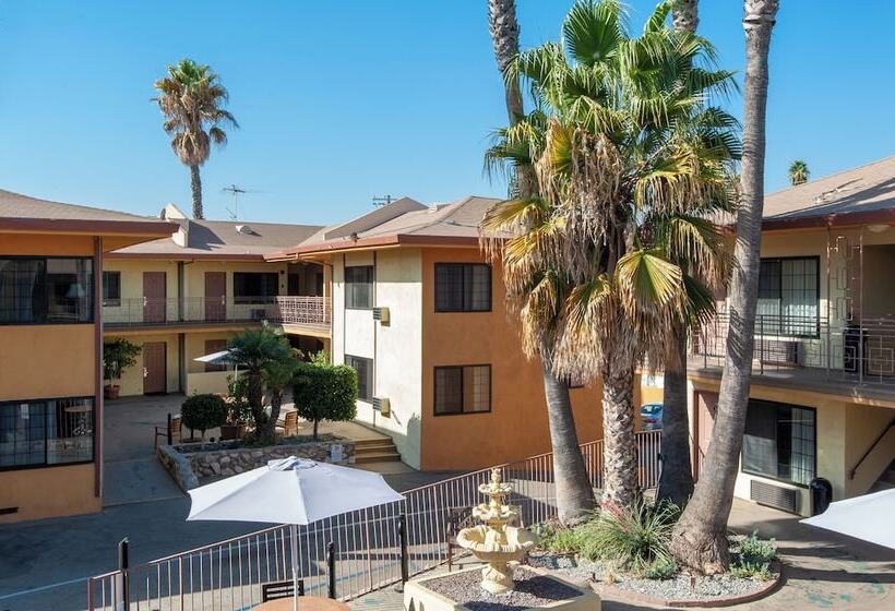 호텔 Studio City Court Yard