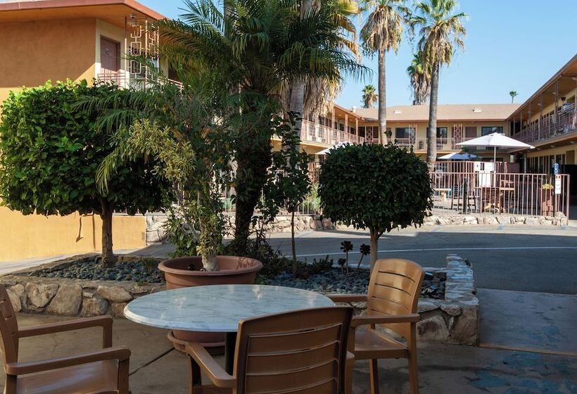 호텔 Studio City Court Yard