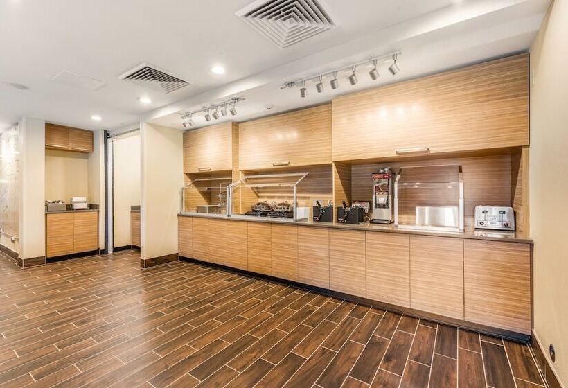 فندق Towneplace Suites By Marriott Greensboro Coliseum Area