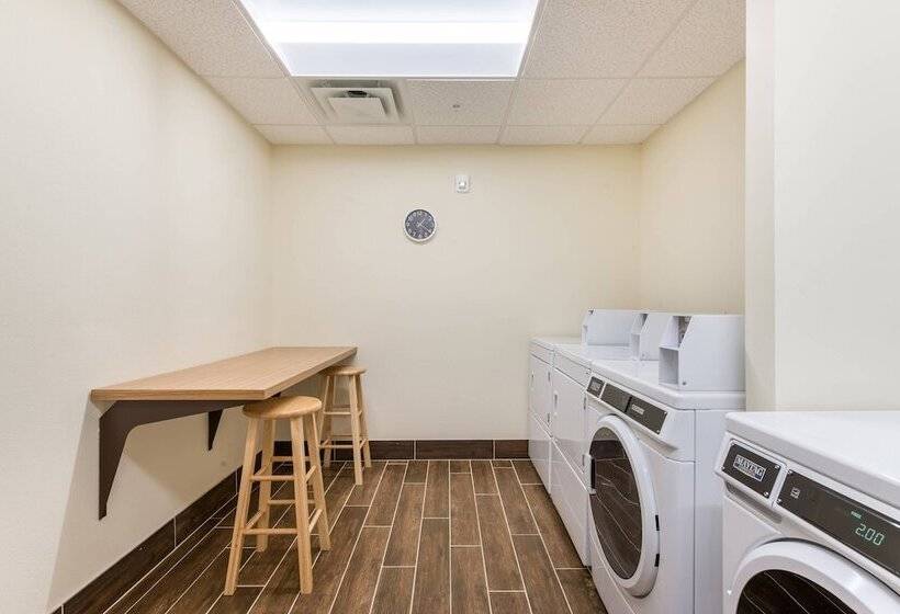 فندق Towneplace Suites By Marriott Greensboro Coliseum Area