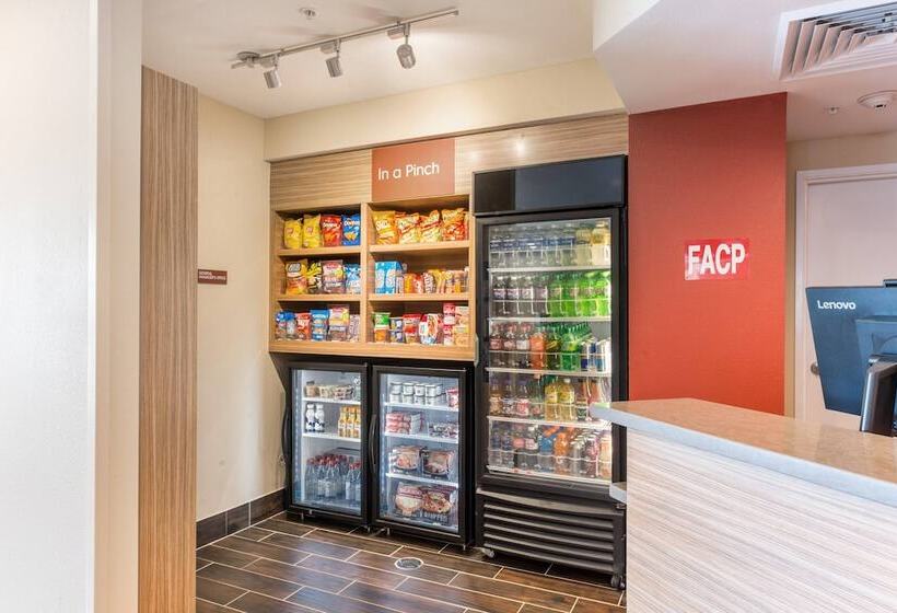 فندق Towneplace Suites By Marriott Greensboro Coliseum Area