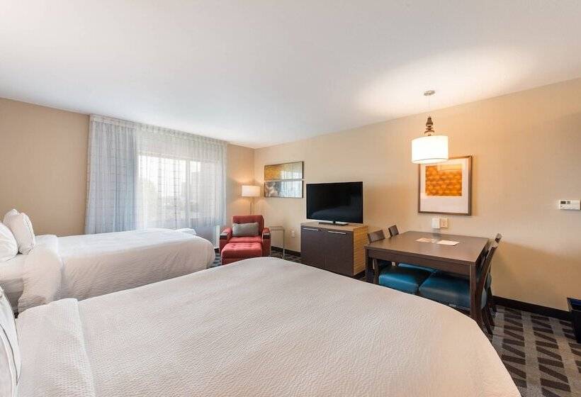 فندق Towneplace Suites By Marriott Greensboro Coliseum Area