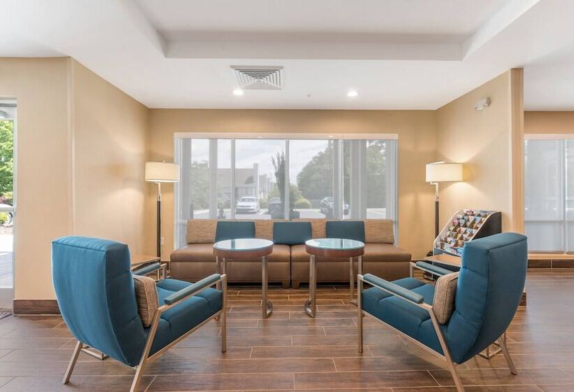 فندق Towneplace Suites By Marriott Greensboro Coliseum Area