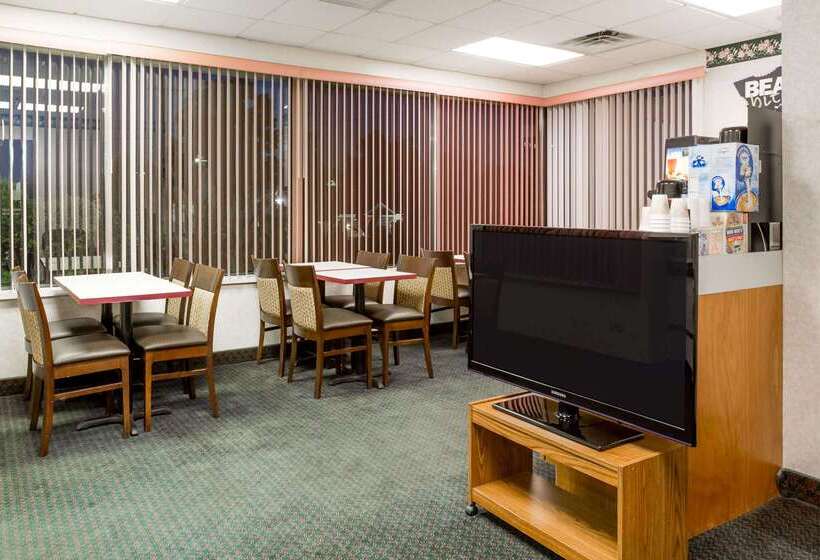 فندق Travelodge By Wyndham Ridgeway Martinsville Area