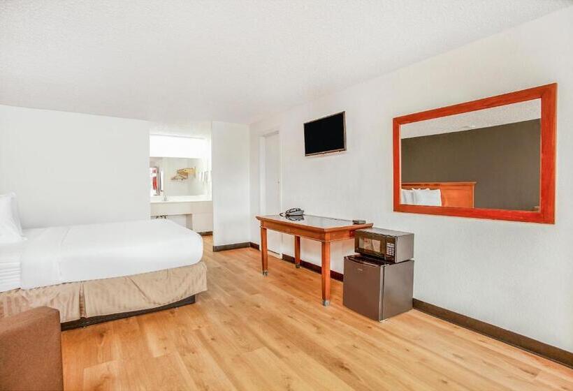 Motel 6 Centralia, WA - East