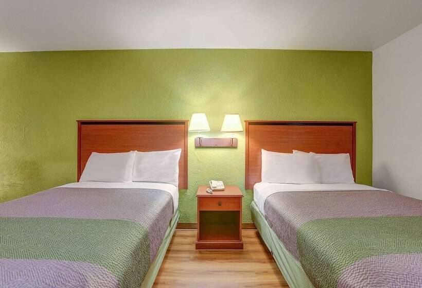 Отель Econo Lodge