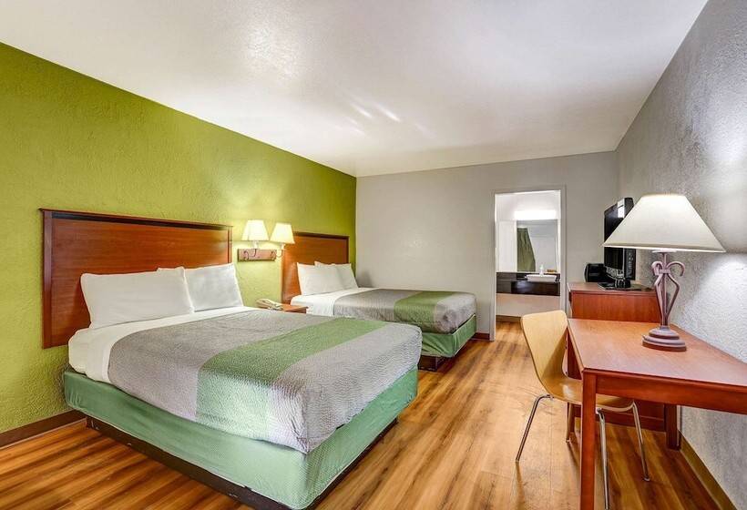 Отель Econo Lodge